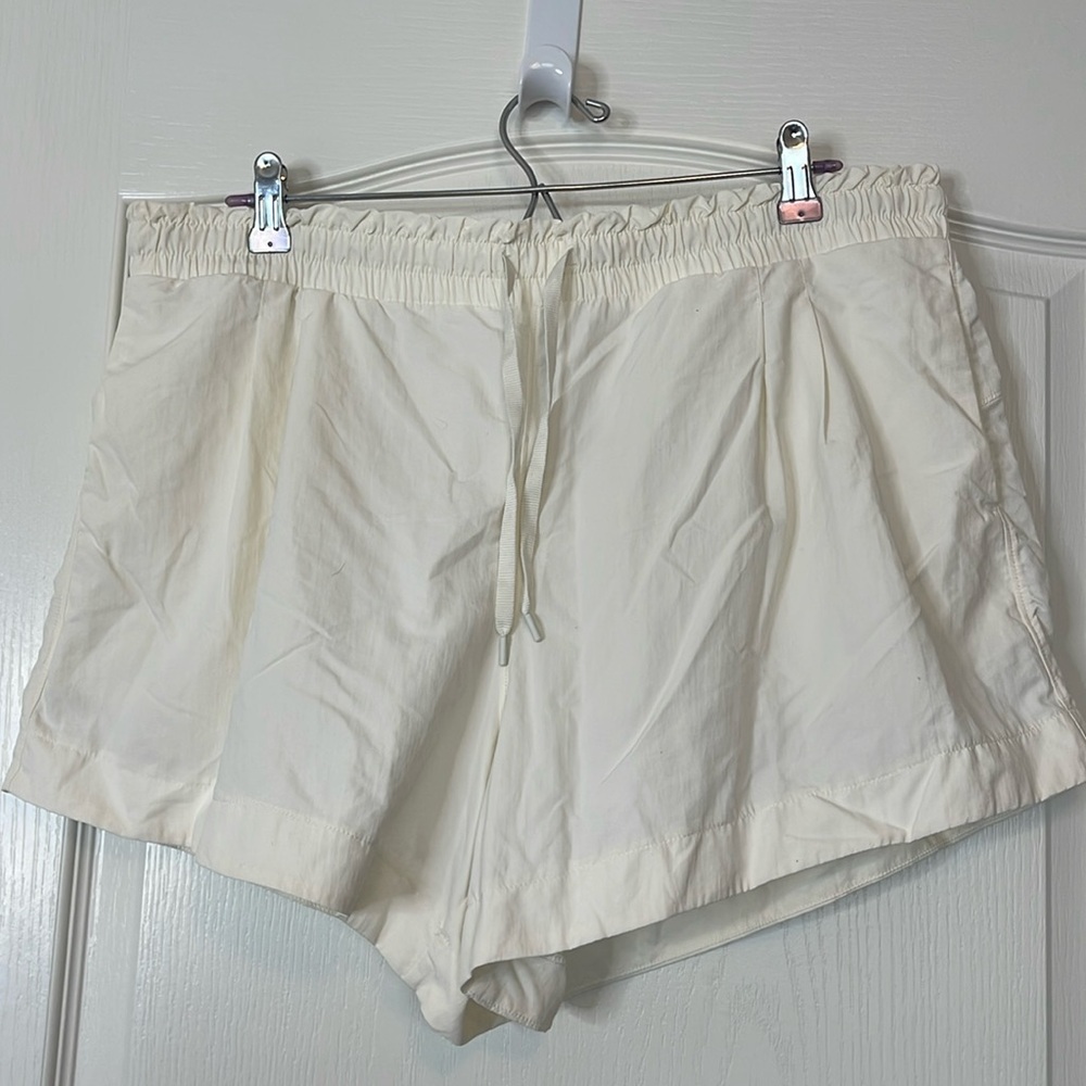 All in Motion Athletic Shorts XXL Cream